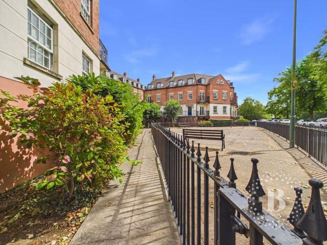 Flat for sale in Greenfields, Frankwell