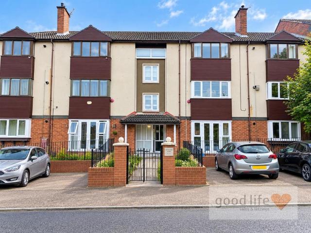 Flat for sale in Farringdon, Tyne And Wear