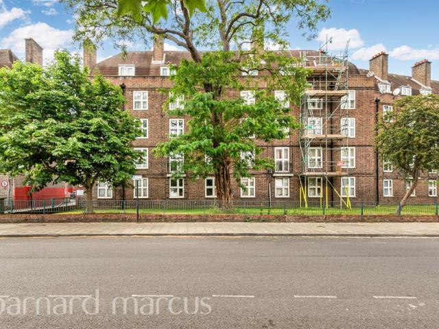 Flat for sale in London Borough of Lambeth, Greater London