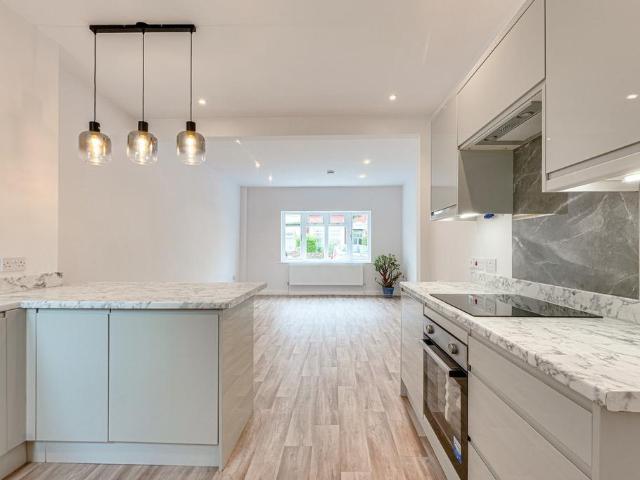 Flat for sale in Leigh-on-sea, Leigh-on-Sea