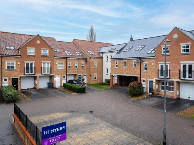 Flat for sale in Thorp Arch, West Yorkshire