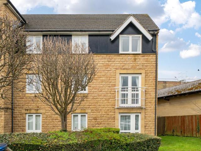 Flat for sale in Ben Rhydding, Ilkley