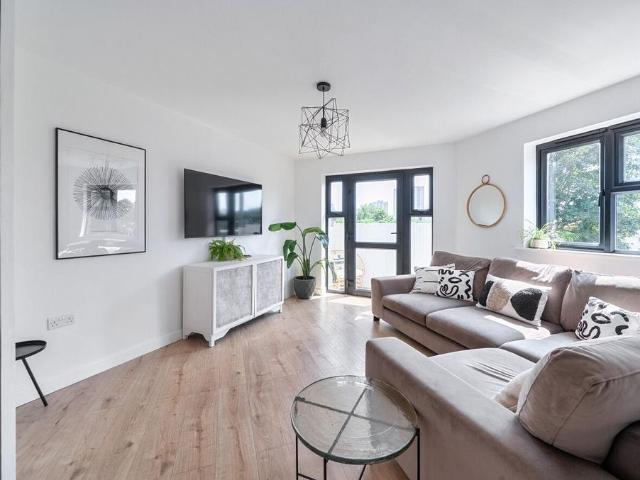 Flat for sale in Bedwell, Shephall
