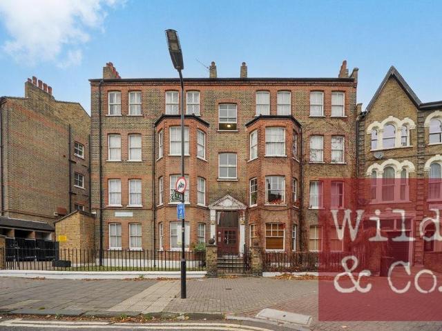 Flat for sale in Clapton, Lower Clapton