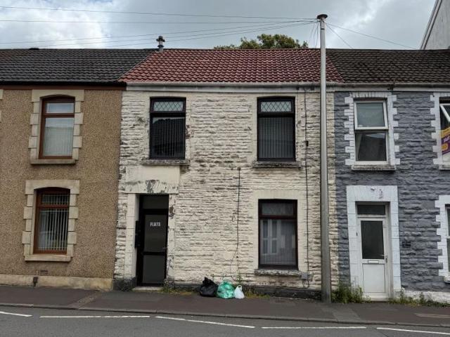 Flat for sale in Nangreaves, Wales
