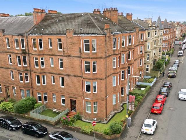 Flat for sale in Crossmyloof, Scotland