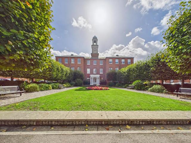 Flat for sale in Knowle, Winchester