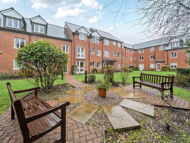 Flat for sale in Oswestry, Shropshire
