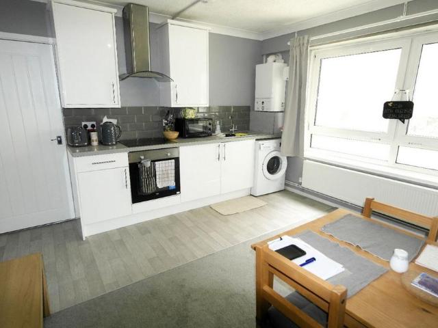 Flat for sale in Gascoigne Estate, Greater London
