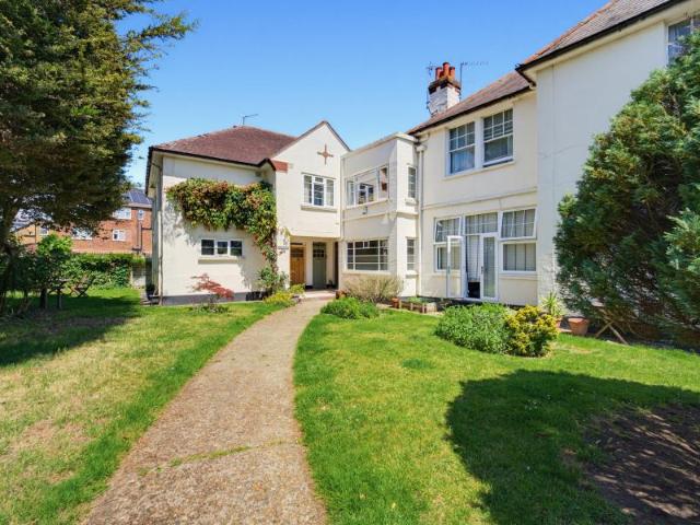 Flat for sale in London Borough of Ealing, Hanwell