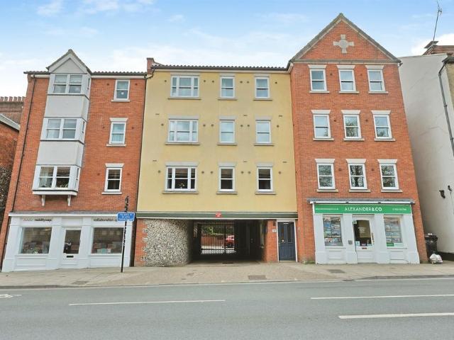 Flat for sale in Heigham Grove, East Bank