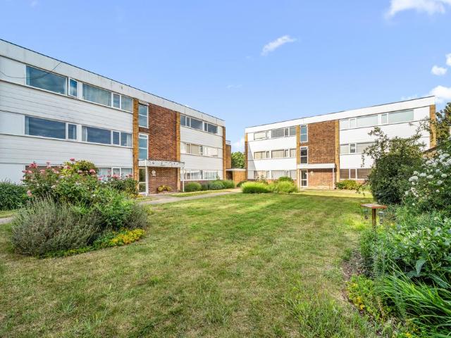 Flat for sale in Row Town, Surrey
