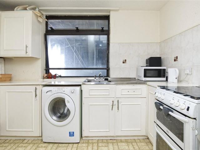 Flat for sale in West Kensington, Greater London