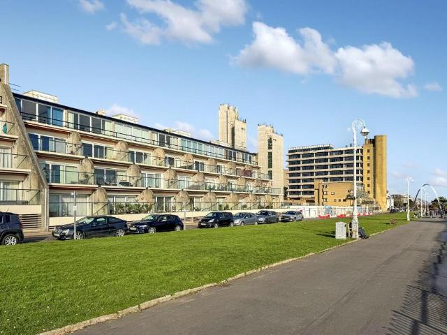 Flat for sale in Folkestone