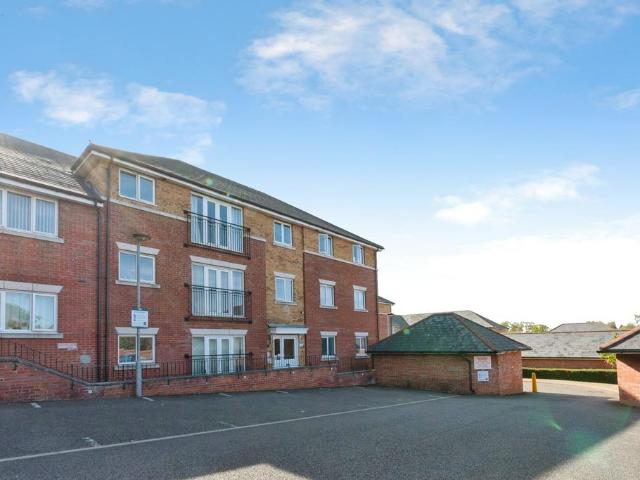 Flat for sale in Colchester, Essex