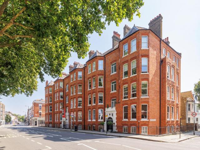 Flat for sale in Fulham, Isle Of Man