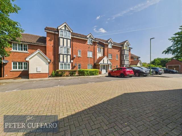 Flat for sale in Colliers End, Hertfordshire