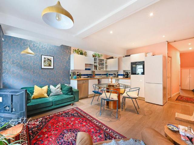 Flat for sale in Loughborough Junction, Greater London