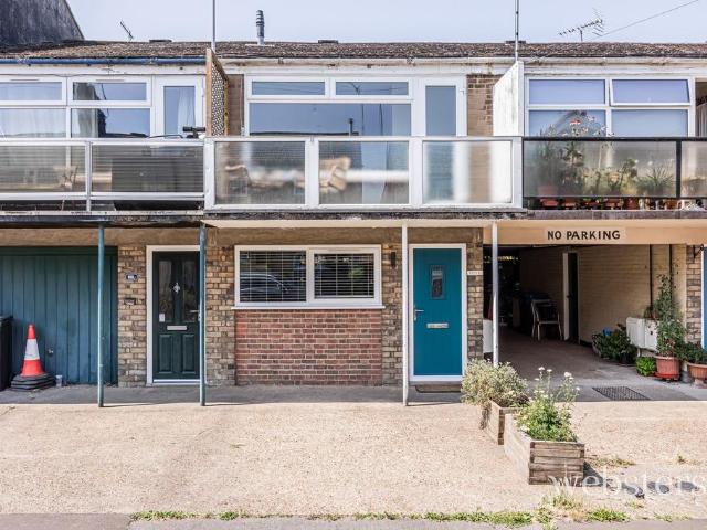Flat for sale in Heigham Grove, East Bank