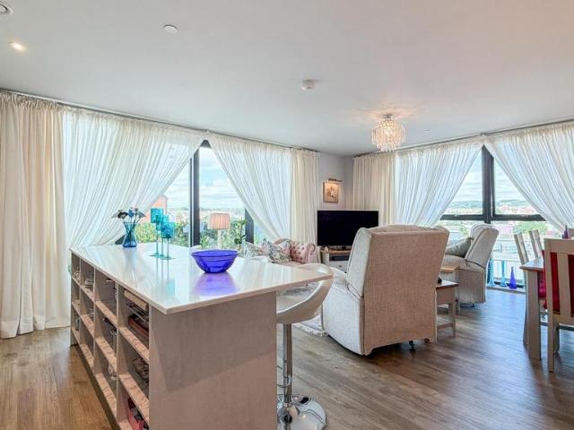 Flat for sale in Wapping Wharf, Feckenham