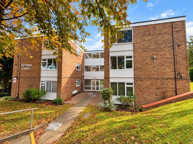 Flat for sale in Oadby, Oadby and Wigston