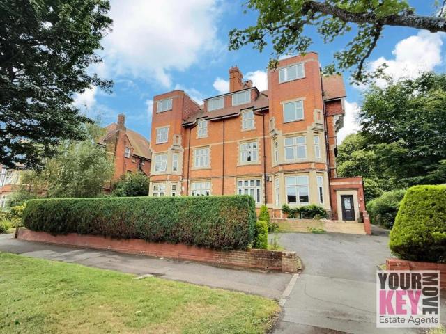 Flat for sale in Folkestone, Lynwood