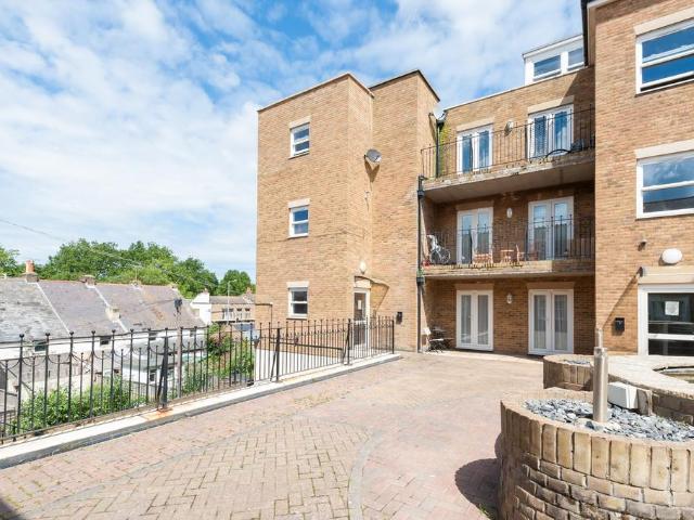 Flat for sale in East Cliff, Acol