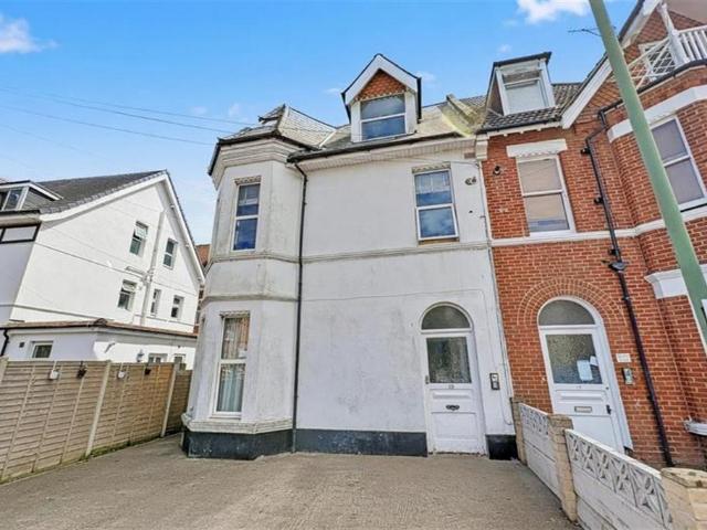 Flat for sale in Boscombe, Bournemouth