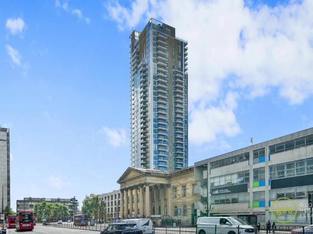 Flat for sale in London Borough of Southwark, Greater London