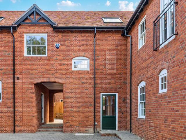 Flat for sale in Barton Stacey, Hampshire