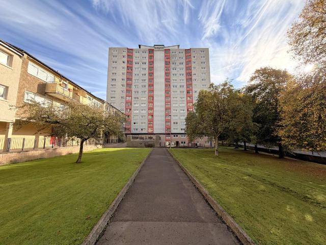 Flat for sale in Calton, Glasgow