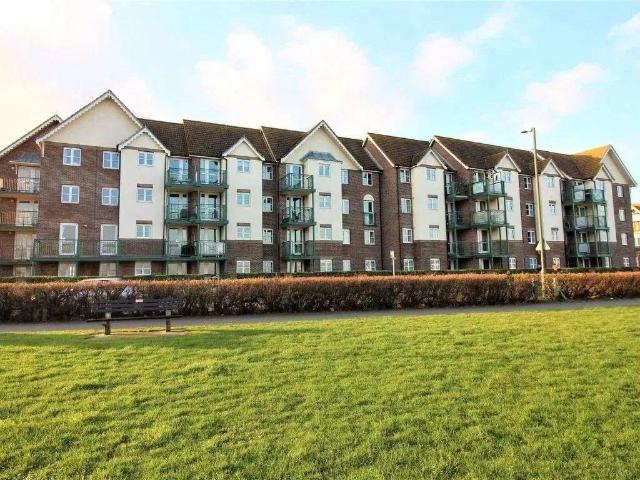 Flat for sale in Preston, Livermead