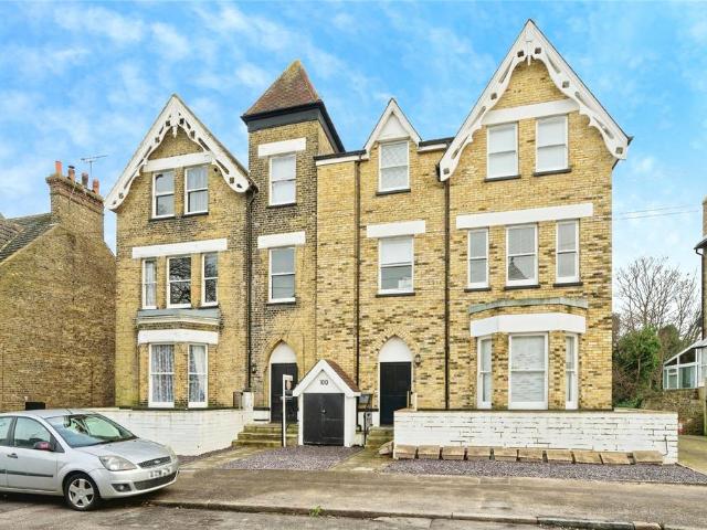 Flat for sale in Chilton, Acol