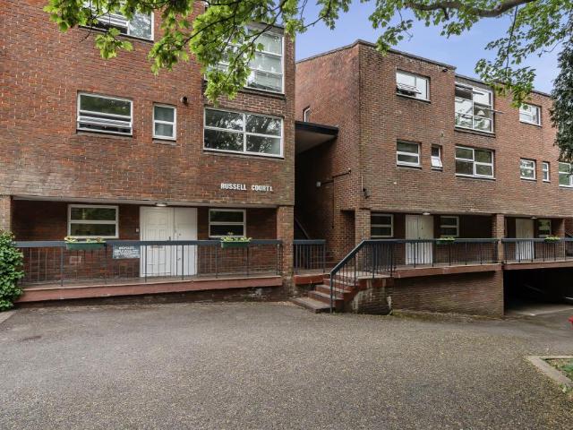 Flat for sale in The Slade, Oxfordshire