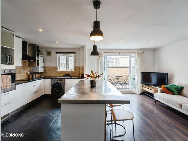 Flat for sale in Haggerston, De Beauvoir Town