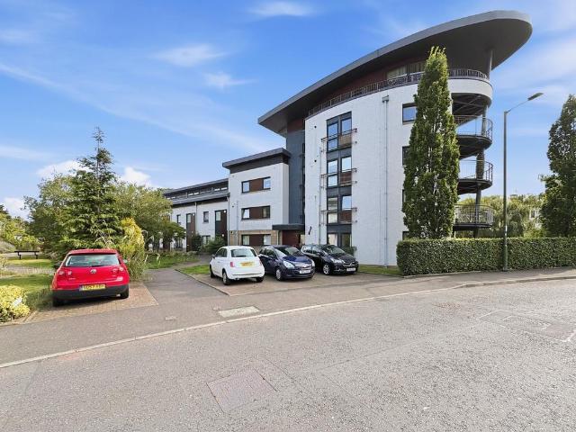 Flat for sale in Granton, Scotland