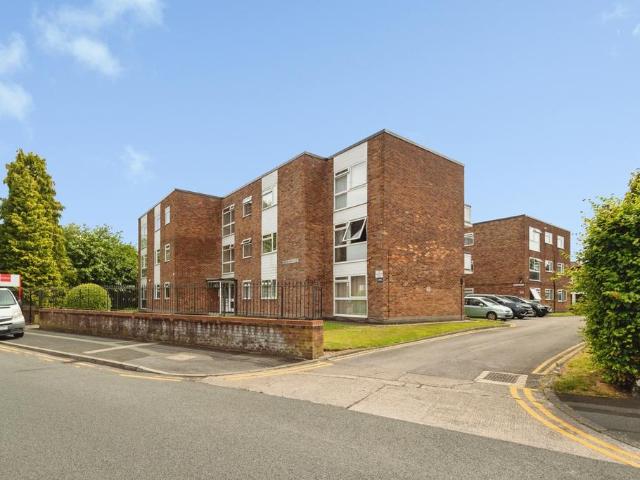 Flat for sale in Didsbury, Manchester