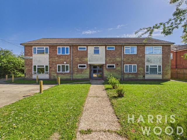 Flat for sale in Hare Green, Dale Hill