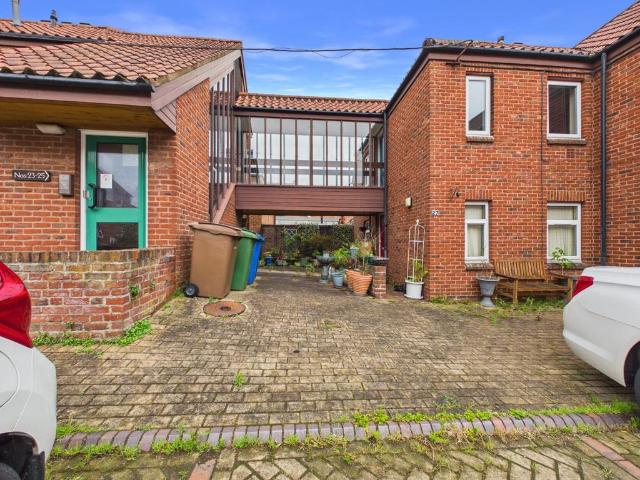 Flat for sale in Hessle, East Riding Of Yorkshire