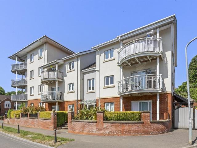 Flat for sale in Penn Bottom, Buckinghamshire