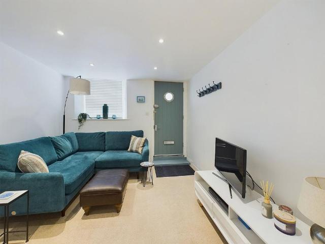 Flat for sale in Fowey, Cornwall