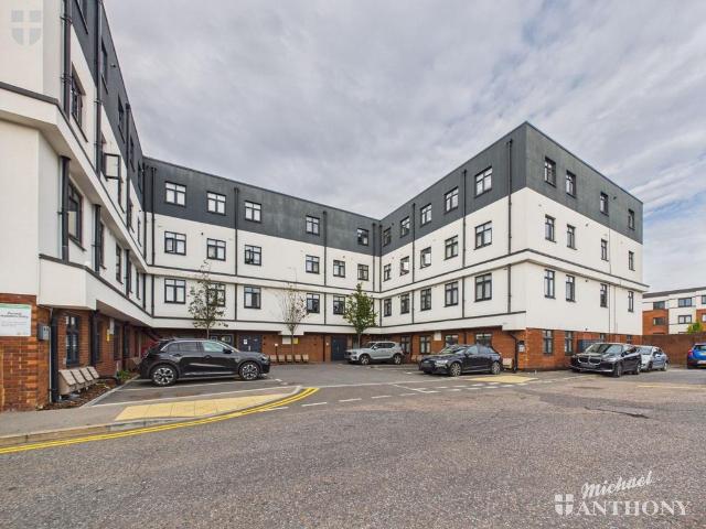 Flat for sale in Walton, Aylesbury