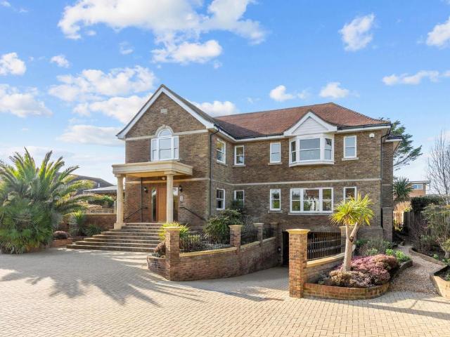 Flat for sale in Rustington, Arun