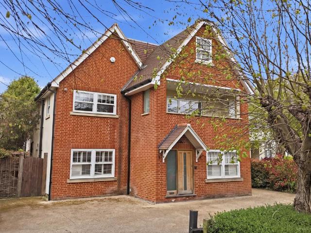 Flat for sale in Navestock Side, Essex