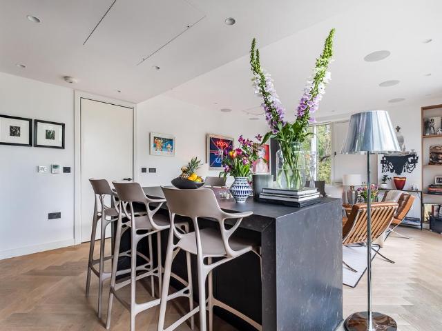 Flat for sale in Pimlico, Greater London