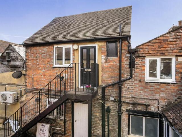 Flat for sale in The Butts, Kent