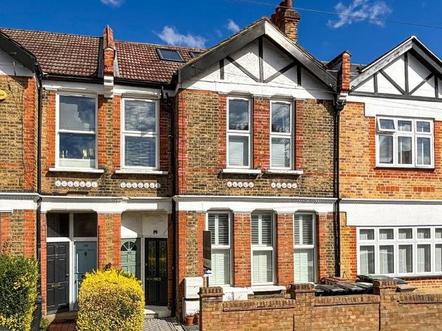 Flat for sale in Cordwell Estate, Greater London