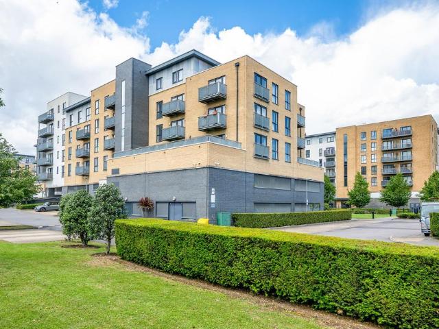 Flat for sale in Belvedere, Greater London