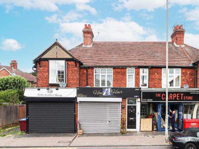 Flat for sale in St Albans, Five Acres