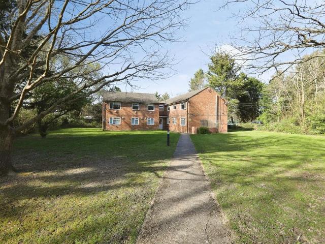 Flat for sale in Burstow, Hillview